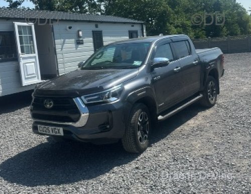 2025 Toyota Hilux Invincible